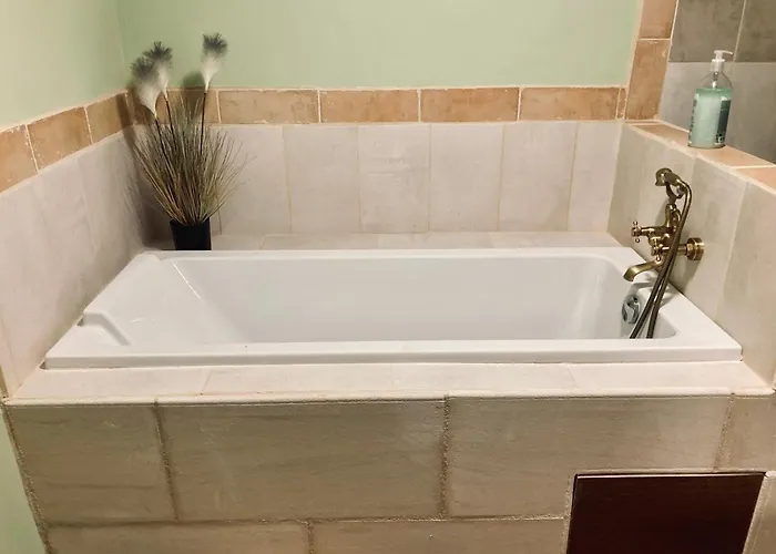 Avec Salle De Bain Privee A La Campagne ホームステイ Laruscade